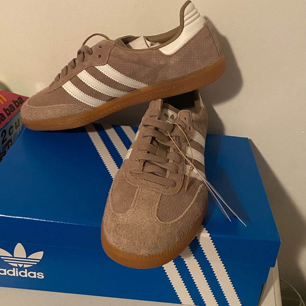 Adidas Originals Samba (Men’s Size 9) Athletic Sneaker  Shoe HP7903